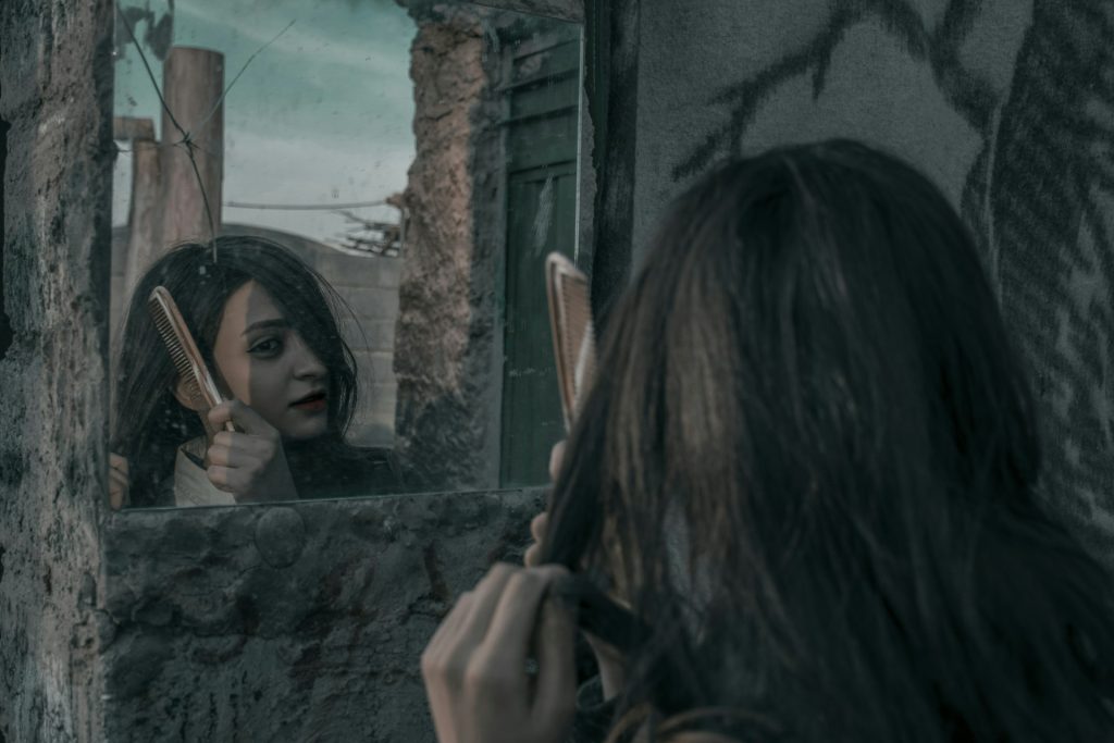 Что значит «жить не свою жизнь»